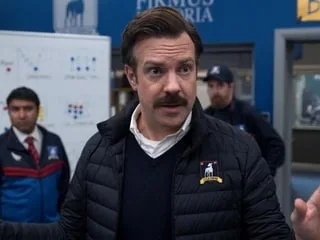 De la fiction au réel : Ted Lasso invité à coacher une équipe féminine en Lituanie