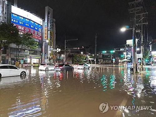 전북 폭우로 주택·상가 18채 침수…인명피해는 없어
