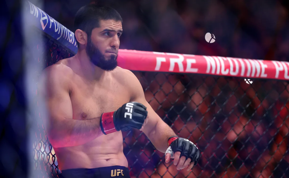 Махачев получил медицинское отстранение после боя на турнире UFC