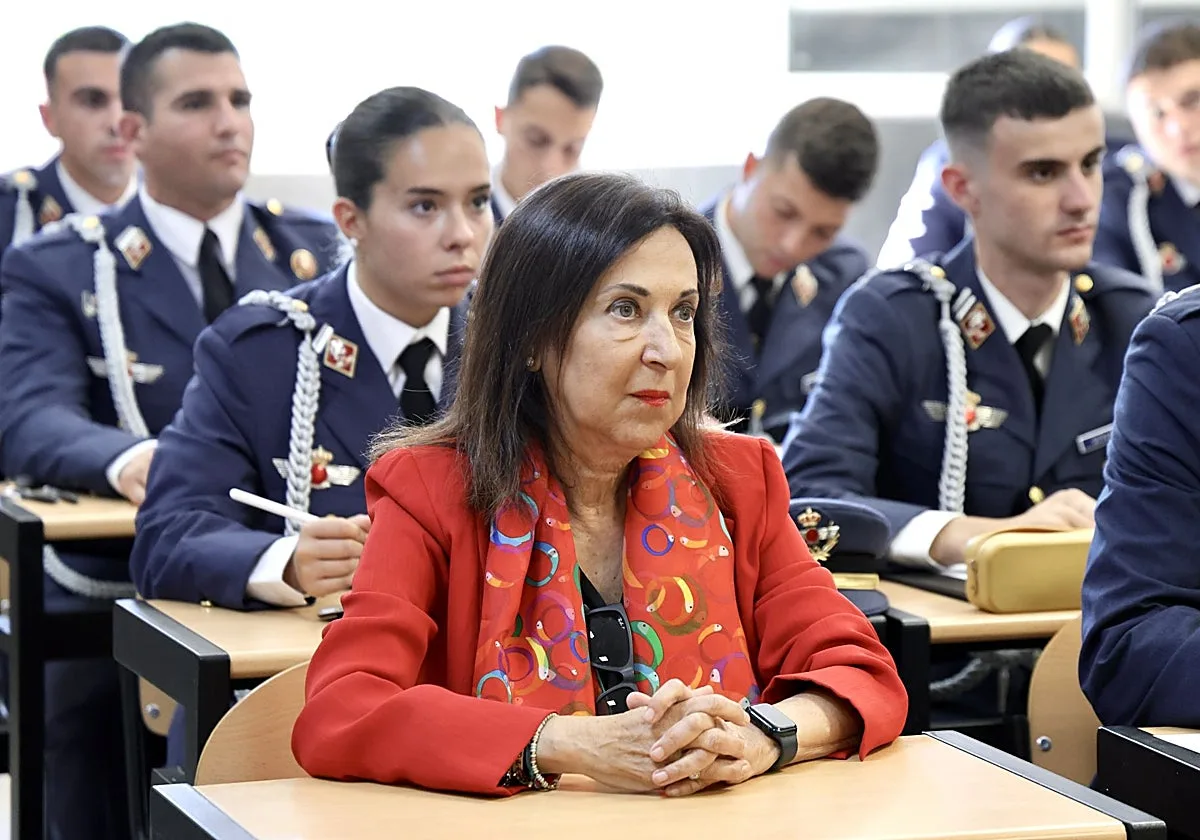 Margarita Robles abre el curso en la Academia del Aire y el Espacio en León