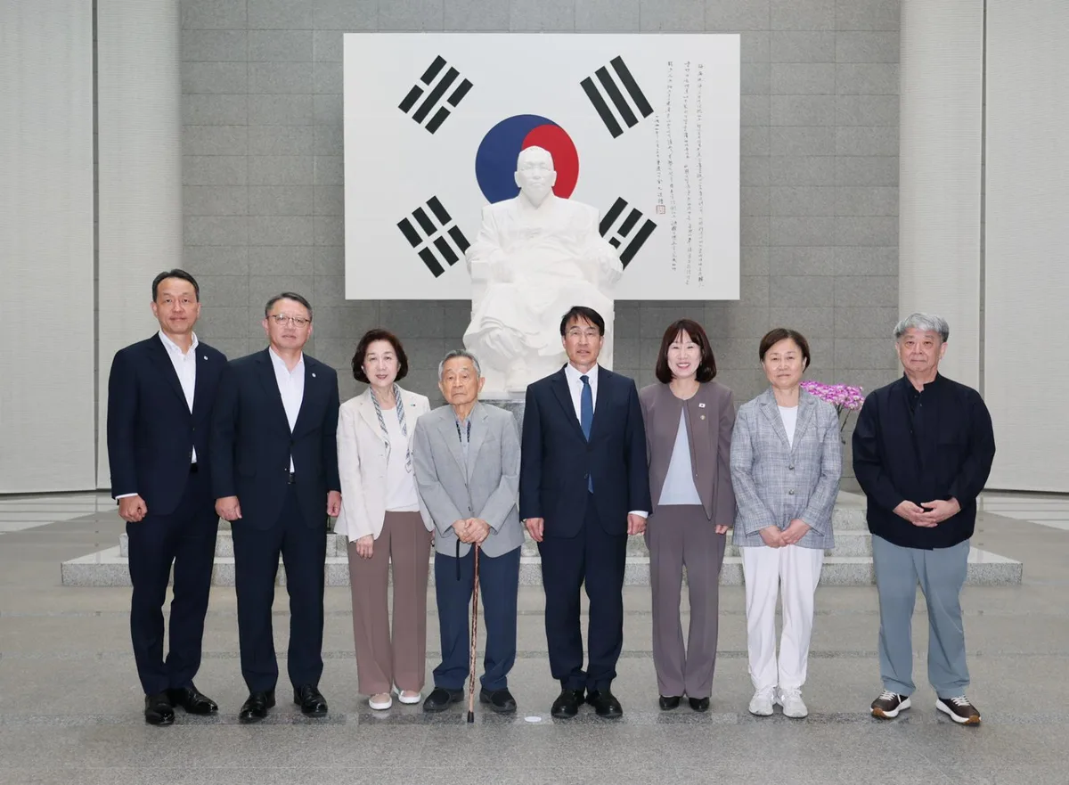 우리은행, 김구 탄생 150주년 걷기 행사…“문화유산 지원 아끼지 않을 것”