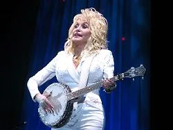 "Vermächtnis wird weiterleben": Musik-Legenden verbeugen sich tief vor Dolly Parton
