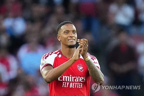 'EPL 2연패 도전' 아스널, 잉글랜드 국가대표 수비수 콘사 영입