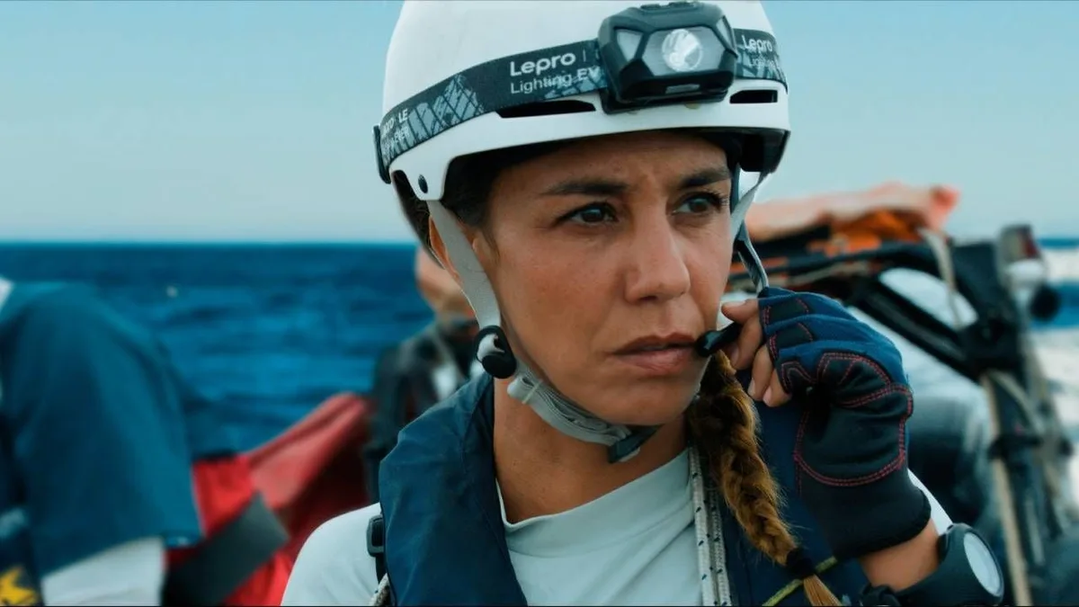 Première photo : après Un P'tit truc en plus, Alice Belaïdi dans un film au sujet d'actualité