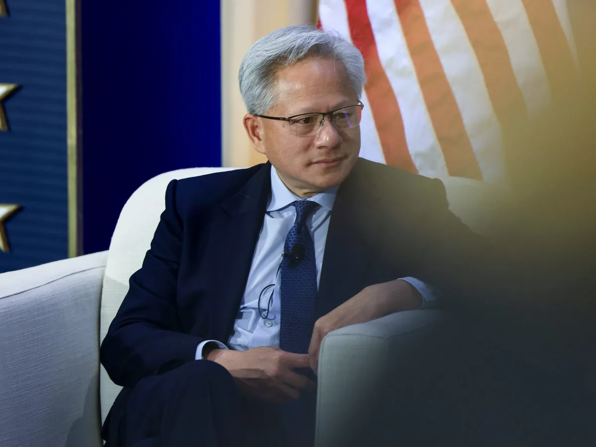 Trump called Nvidia CEO Jensen Huang in the middle of his talk: 'The robots will not be taking over'