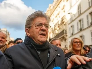 Manifestations du 17 octobre : Lecornu et Le Pen ciblent LFI, Mélenchon dénonce une « crise de régime »