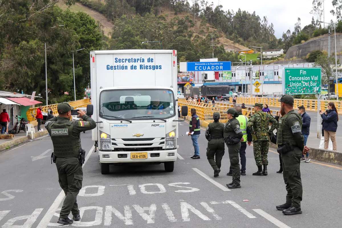 Ecuador entregó 12 toneladas de ayuda humanitaria a Colombia para los afectados por el terremoto