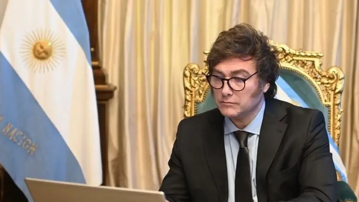 El Gobierno cae en las encuestas: el 52% de los argentinos se identifica como opositor a Javier Milei