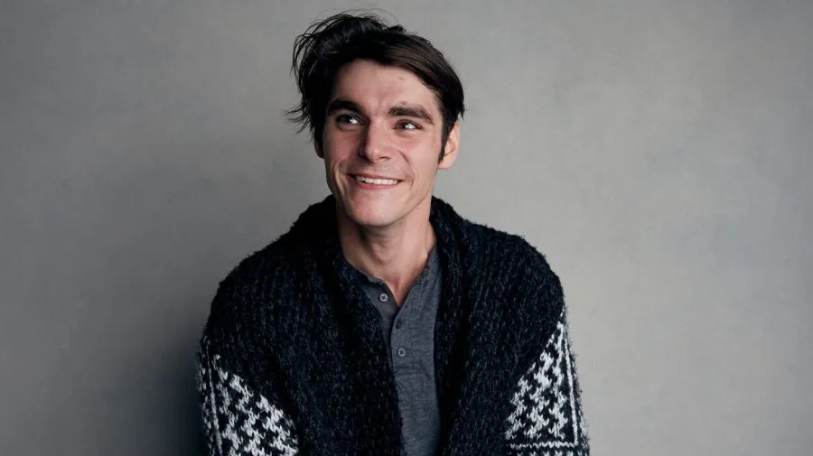 'Breaking Bad' star RJ Mitte dies at 34, police say