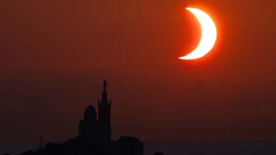 Cuándo serán los próximos eclipses solares: las fechas clave tras el fenómeno de agosto