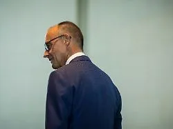 Personaldebatte um Kanzler: CDU-Ministerpräsidenten stellen sich geschlossen hinter Merz