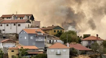 Mais de 950 bombeiros combatem quatro incêndios no norte do país