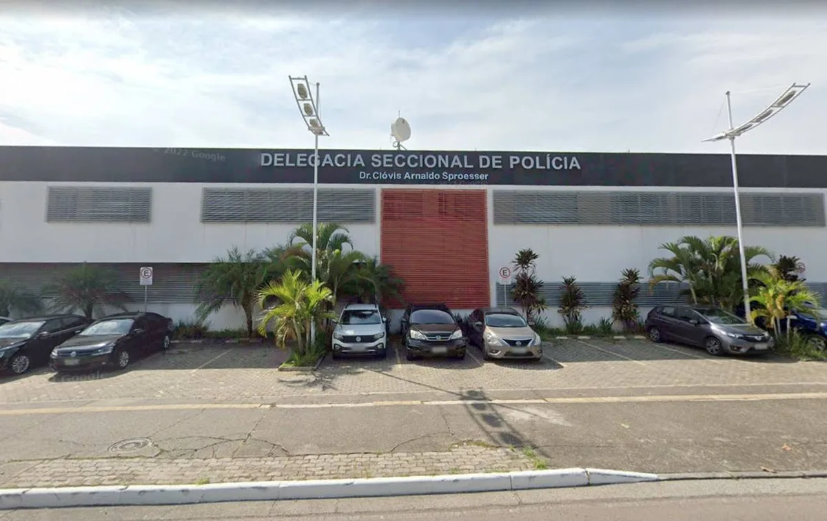 Dupla invade obra, faz funcionários reféns e leva máquina avaliada em mais de R$ 600 mil em Jundiaí