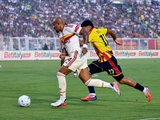 Série A. L’AS Rome se balade à Lecce et prend la tête du championnat