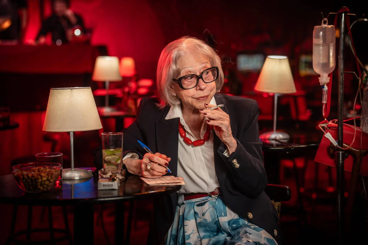 Fernanda Montenegro faz mãe viciada em bingo na série 'Emergência 53'