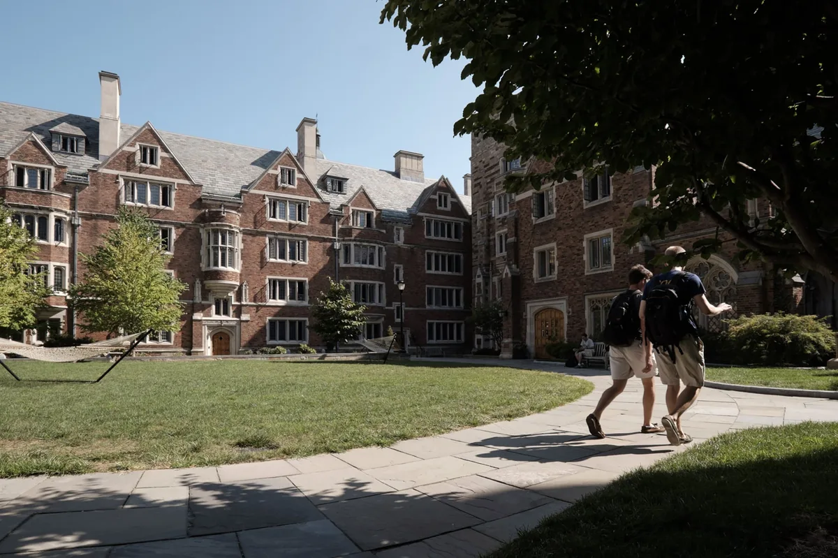 Trump lanza una ofensiva contra nueve universidades de elite y ocho gigantes tecnológicos que golpea a los extranjeros