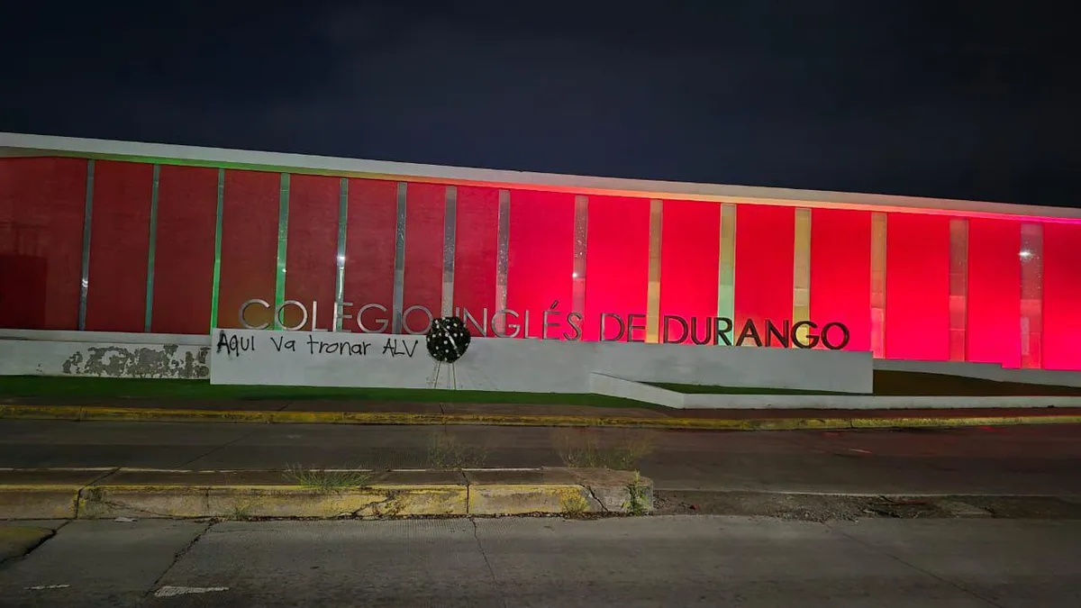 Sorprende el regreso a clases, dejan corona fúnebre y amenaza en colegio de Culiacán