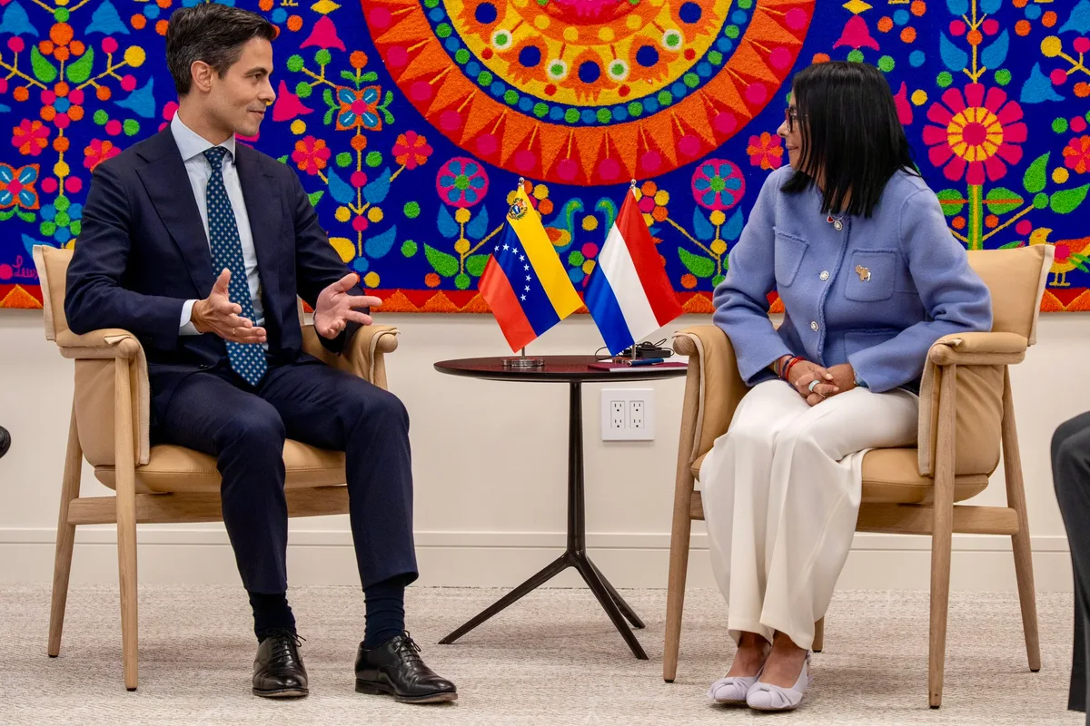 Primer ministro de Países Bajos puso condiciones a la transición en Venezuela