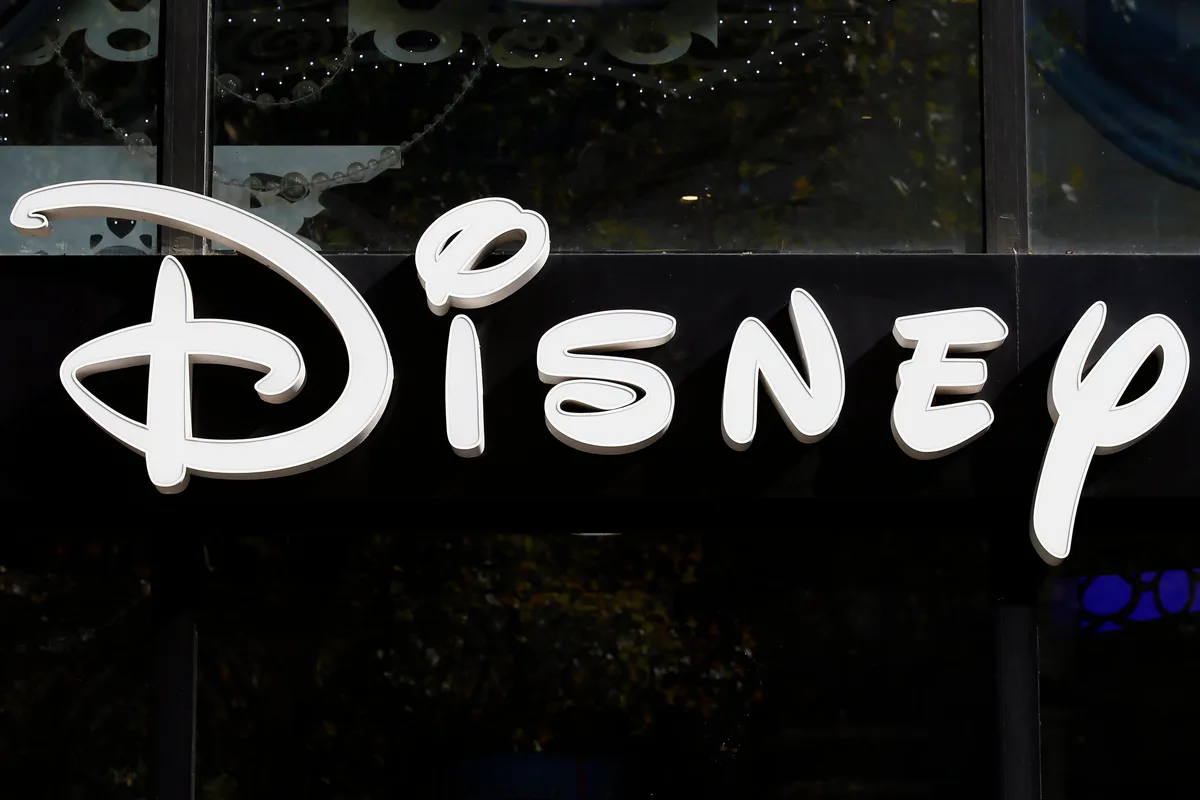Character.AI acusado de adicción a jóvenes, está en quiebra y Disney ofreció 20 millones de dólares