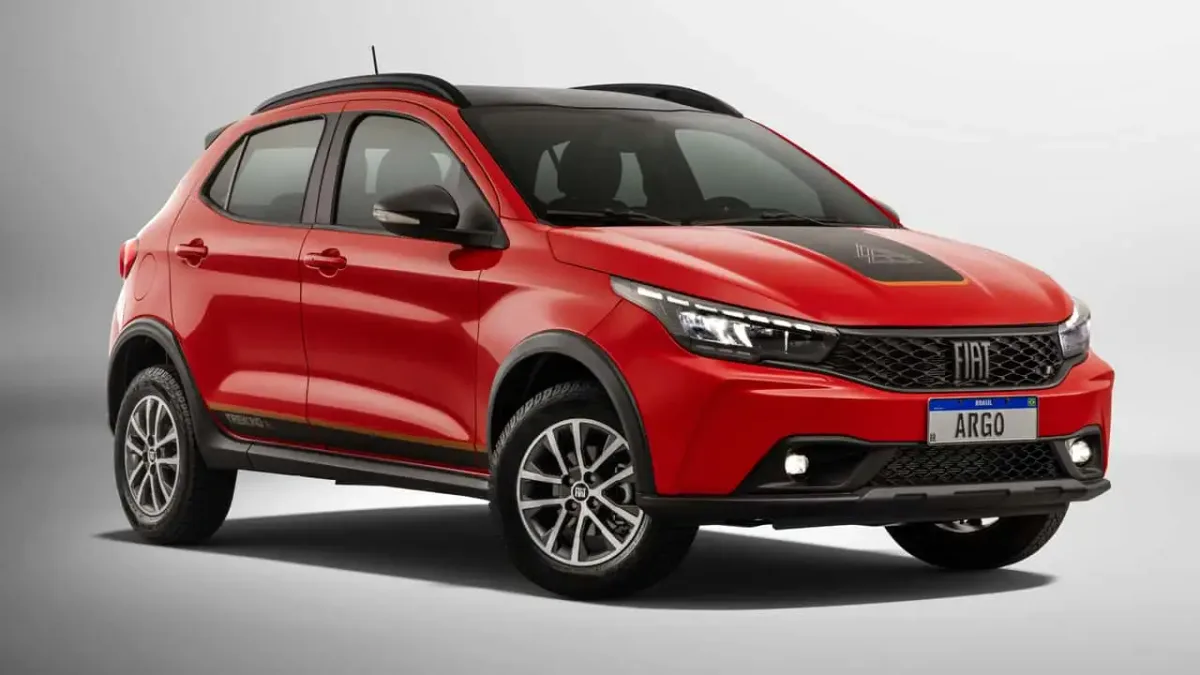 Fiat Argo 1.3 CVT cai para R$ 95,9 mil e faz 14,3 km/l