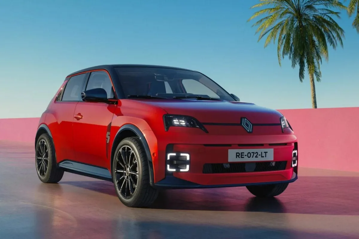 Autonomie boostée et recharge rapide en série à 24 990 € : la Renault 5 réussit sa rentrée