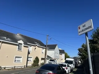 Des détonations entendues à Angers, plusieurs impacts retrouvés dans la même rue