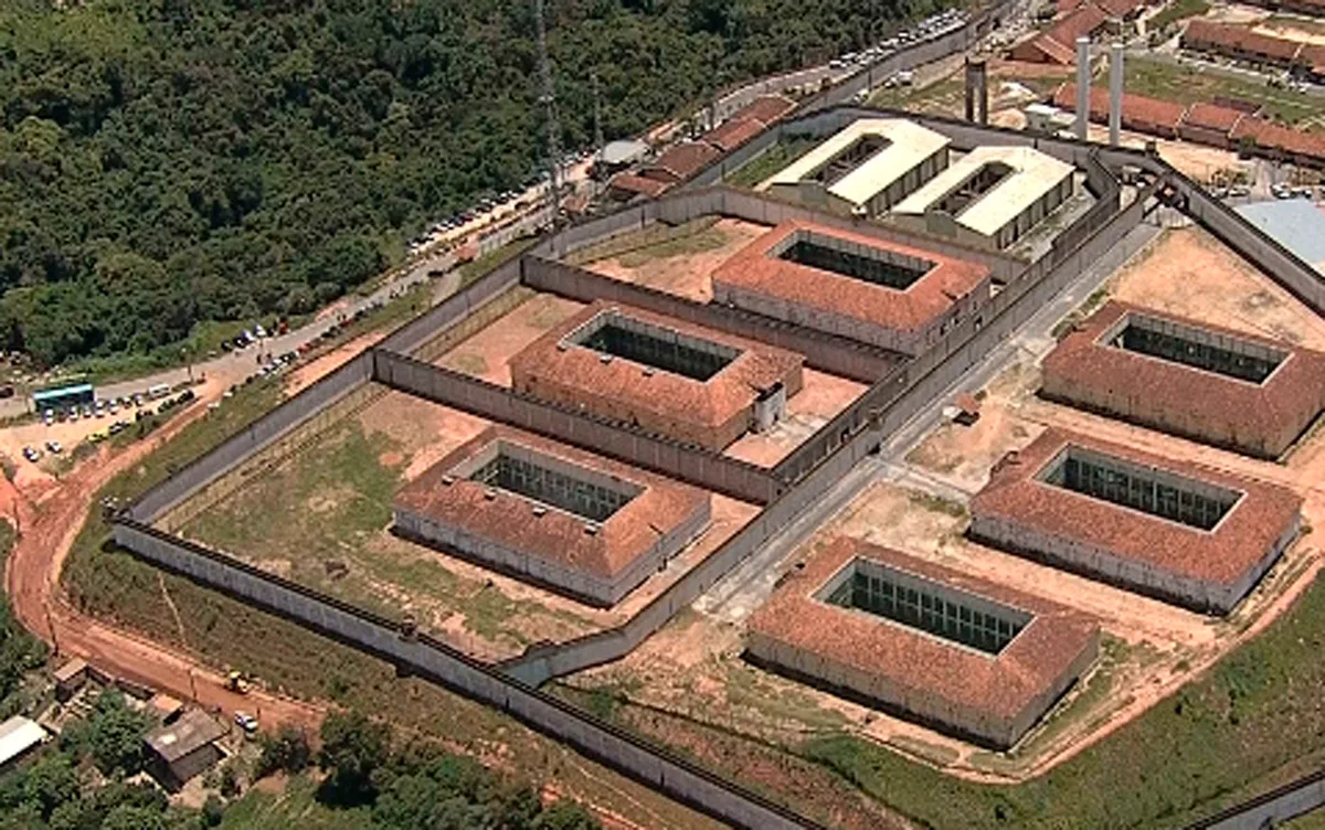 Justiça condena seis policiais por tortura de detentos em penitenciária da Grande BH