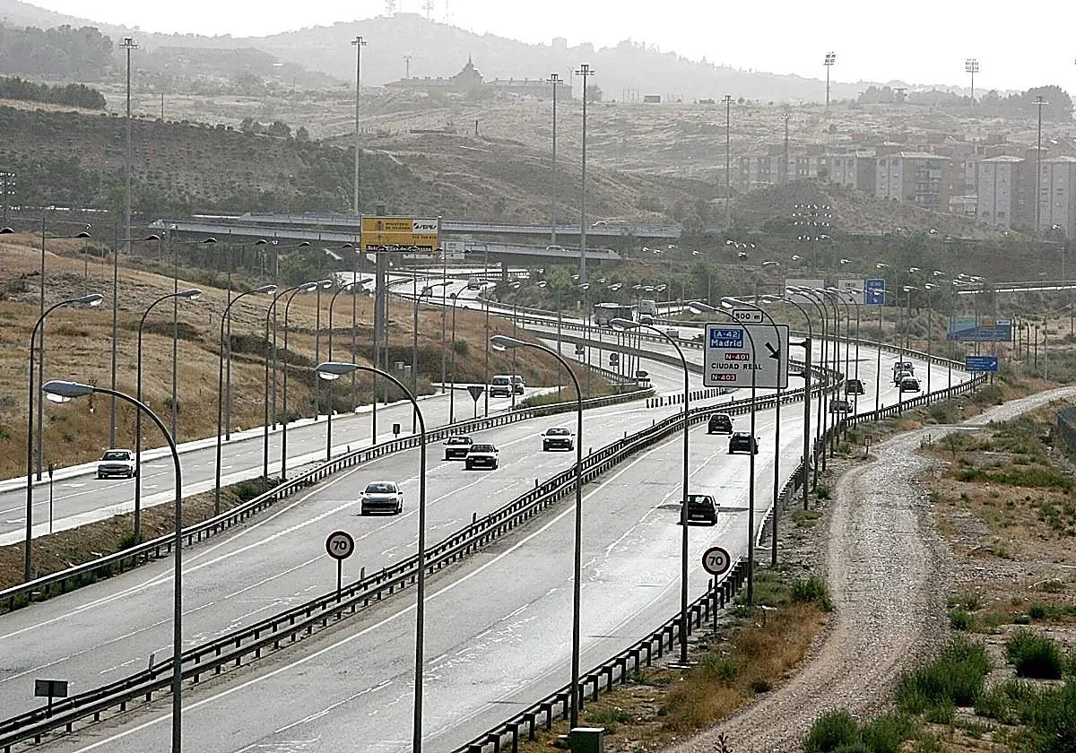 Un herido tras chocar cinco vehículos en la TO-23 de Toledo frente a Luz del Tajo