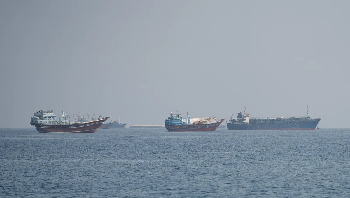 El tráfico por el estrecho de Ormuz sigue reducido por la tensión en Medio Oriente: cruzaron cinco barcos en 24 horas
