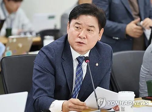 윤종군 "코레일 '커피·빵 미리 주문' 서비스에 SPC계열만 입점"