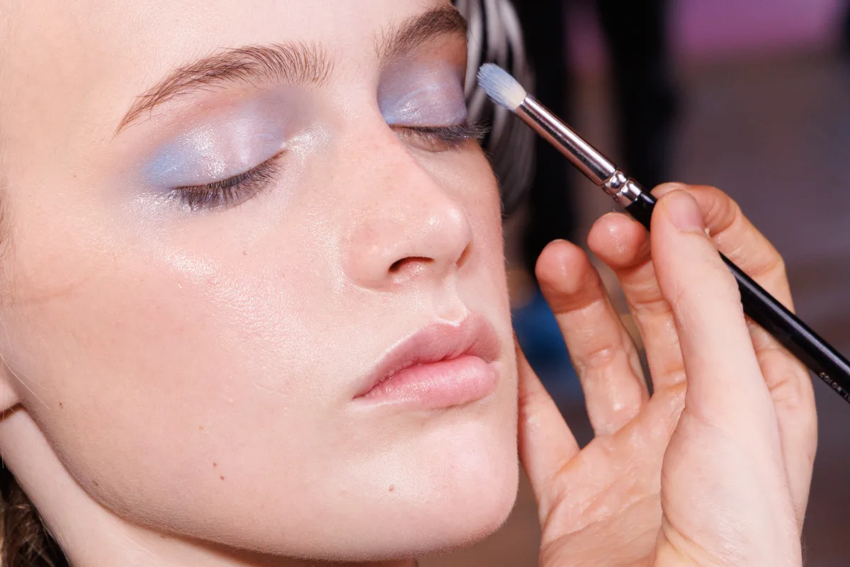 Cabelo rosa e maquiagem ‘gelada’: as novas tendências de beleza do Pinterest