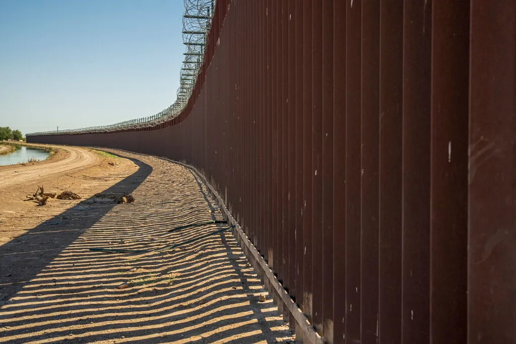 El muro de Trump podrá avanzar en tierras indígenas frente a Sonora: un juez rechazó detenerlo