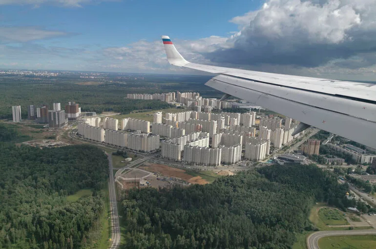 ТАСС: Более 30 рейсов в Москву перенаправили в другие города из-за ограничений