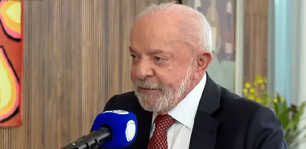 Lula comenta sobre intervenção no Corinthians e corneta o time: 'Não chuta'
