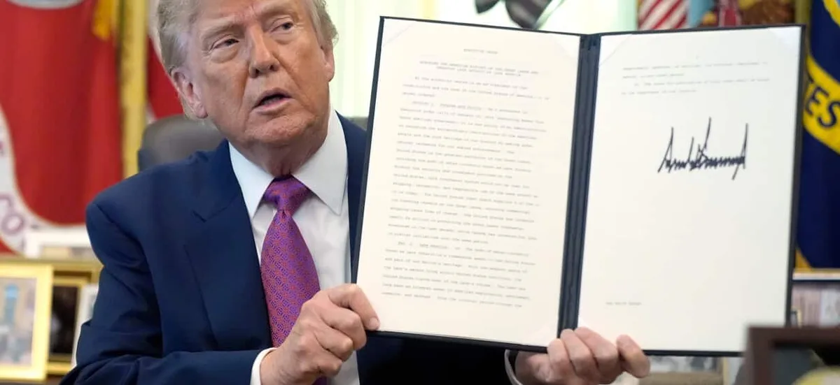 Trump orders Lake Ontario renamed 'Lake America' as feud with Canada deepens