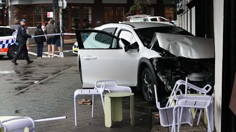 Man dies after crashing car into Bondi shop
