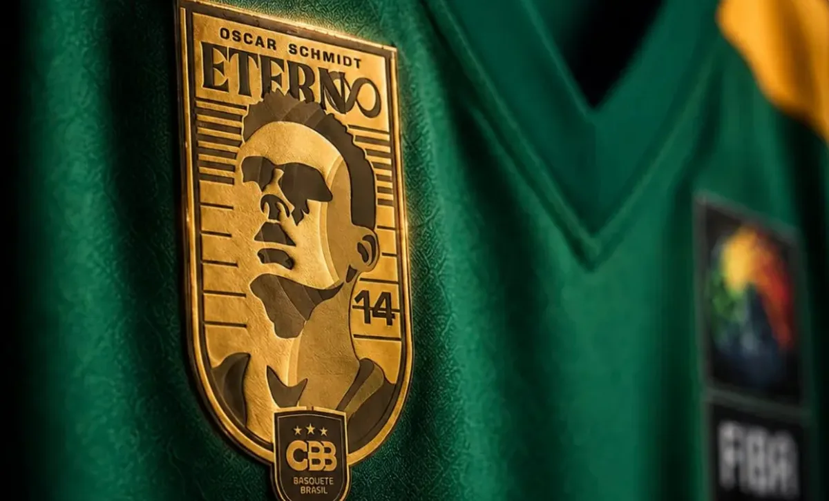 Oscar Schmidt ganha homenagem em camisa da seleção brasileira de basquete; veja