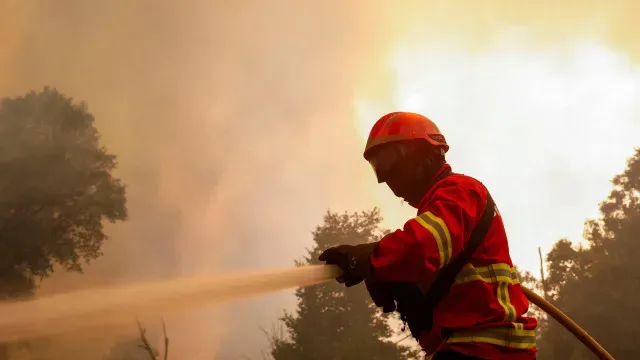 Fogo que começou na noite de domingo na Póvoa de Lanhoso em resolução