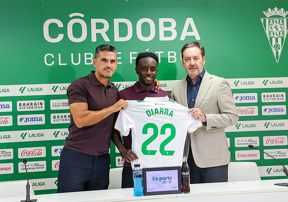 El Córdoba CF cierra un mercado de verano de profunda renovación con diecisiete fichajes y veinte salidas