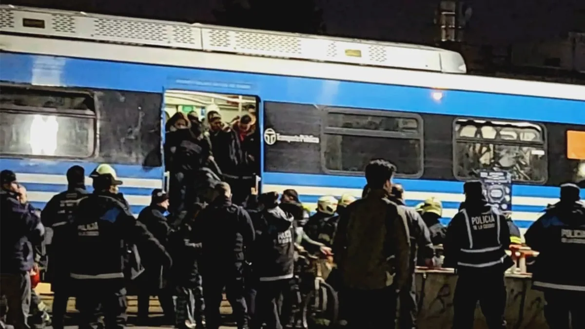 El tren Sarmiento no se detiene en Liniers luego de que una formación arrollara a una mujer