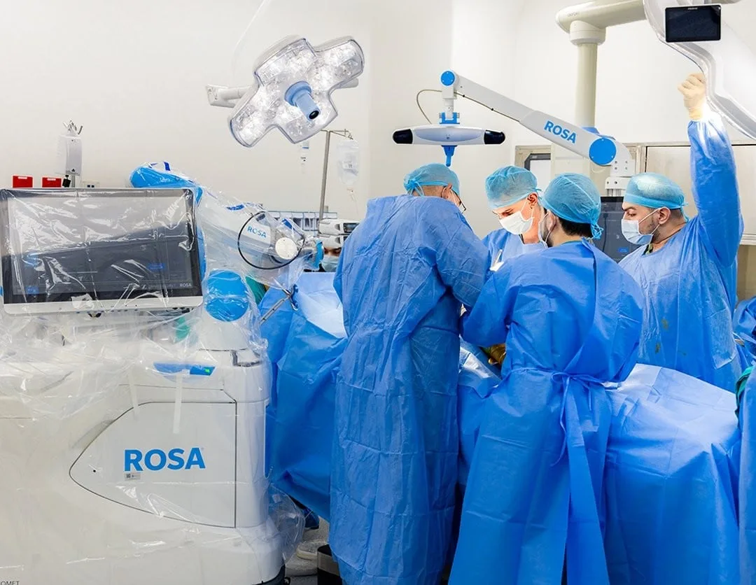 El Hospital Rosales de El Salvador incorpora cirugía de rodilla asistida por robot