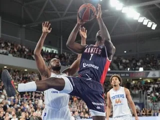 Basket-ball. Élite 2 : match à oublier pour le Nantes Basket Hermine, balayé à Poitiers