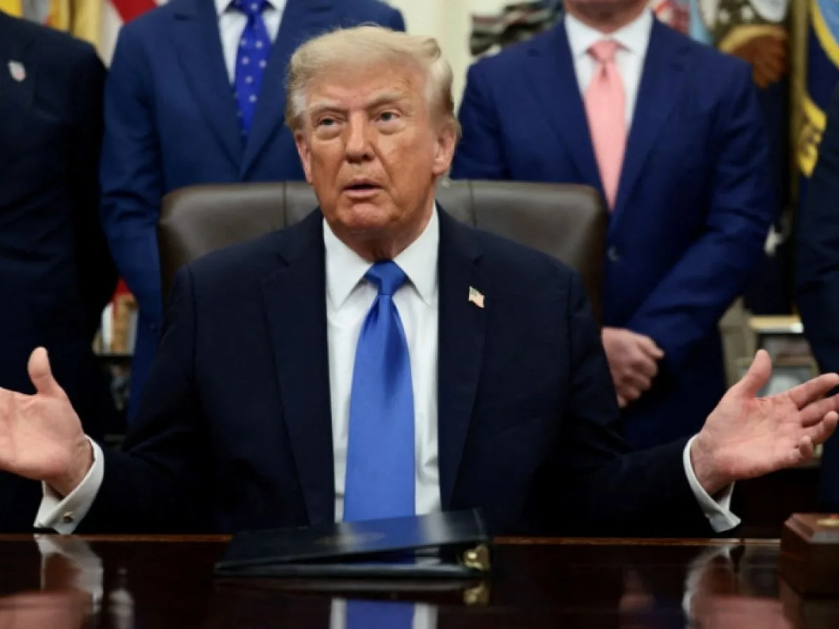 Trump qualifie les avertissements sur l'IA de "complot malfaisant"