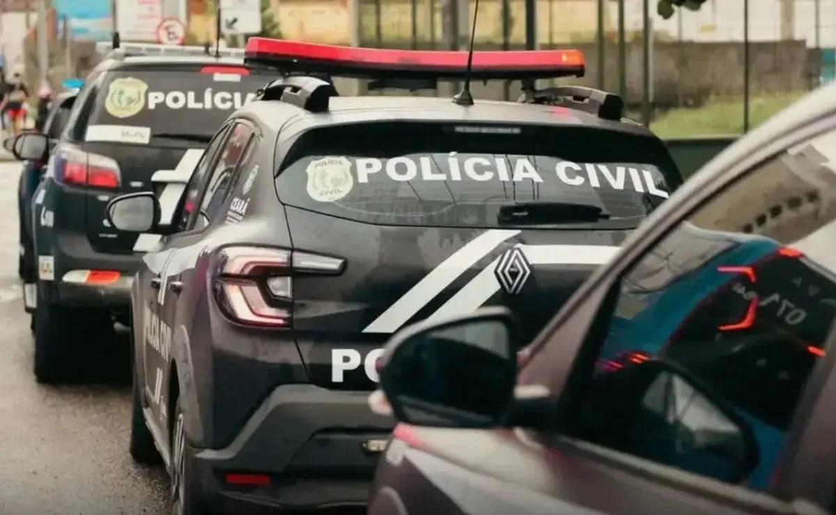 Adolescente de 12 anos é morto a tiros dentro de casa enquanto descansava em rede; suspeitos fugiram