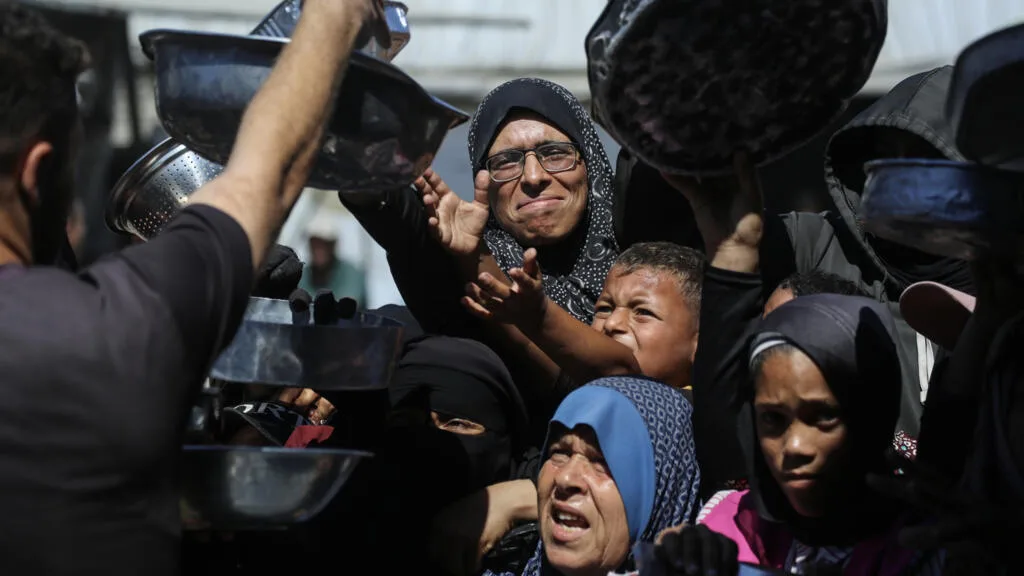 À Gaza, la lutte quotidienne se poursuit pour se nourrir un an après l'accord de cessez-le-feu