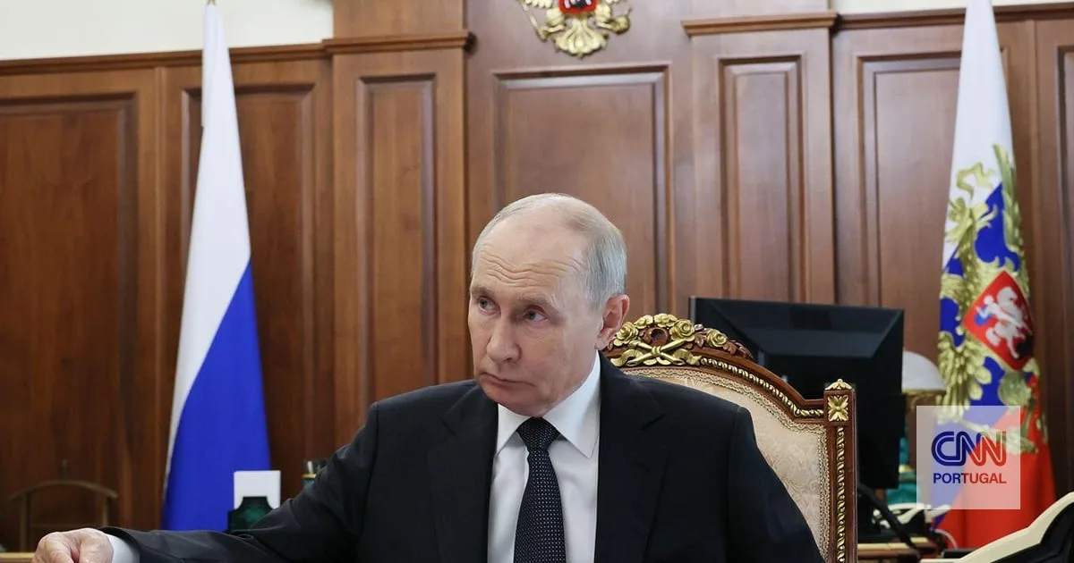 Putin apela ao voto para mostrar que "ninguém" pode "enfraquecer" a Rússia