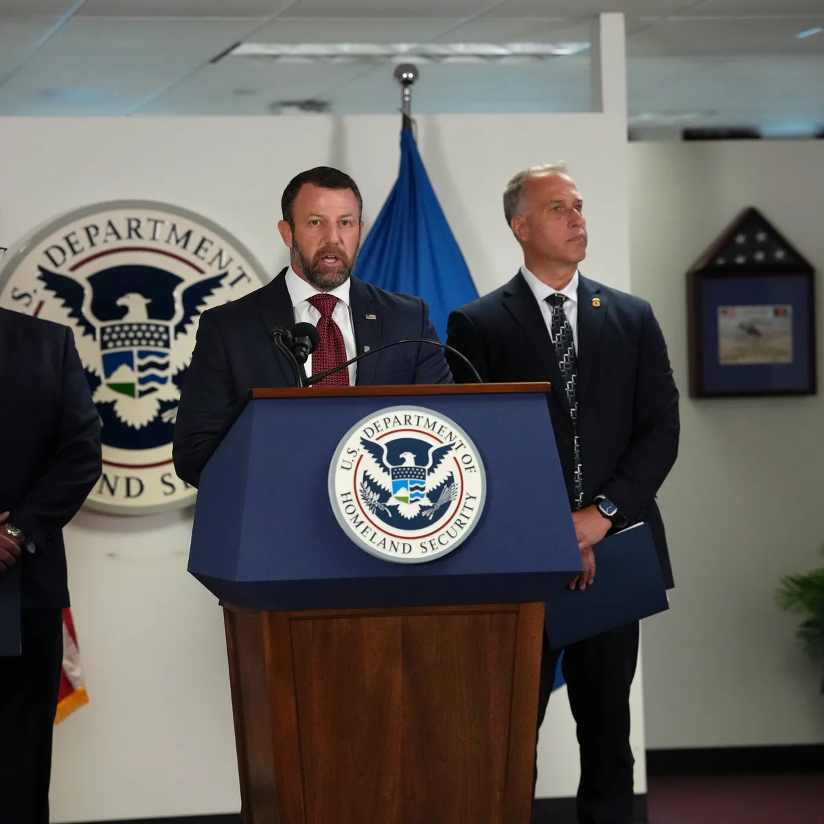 U.S. Announces Thousands of Arrests in New York Immigration Operation