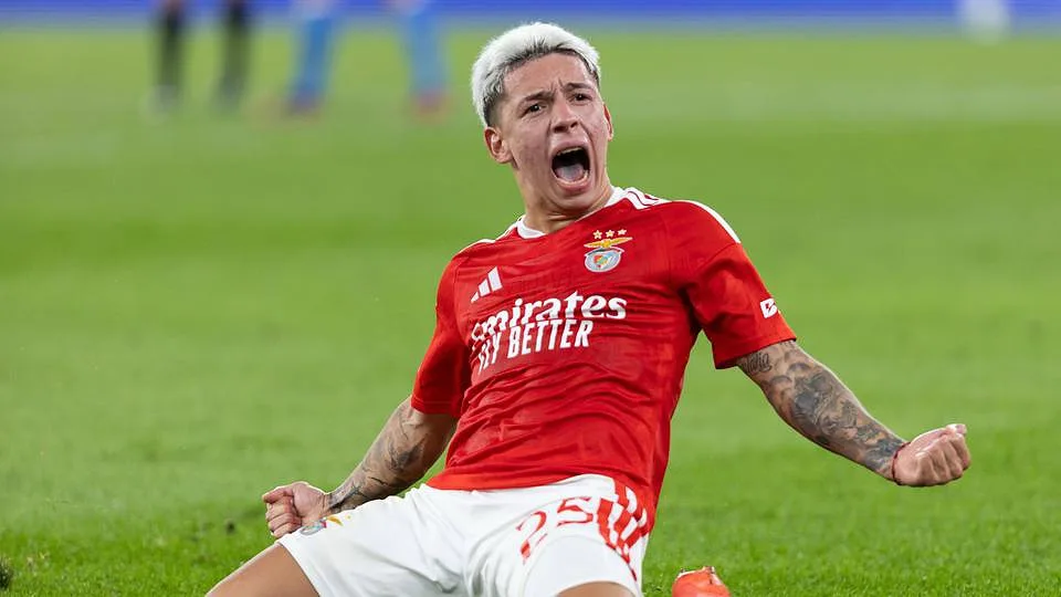 «Benfica, contra todos sempre»: Prestianni ataca arbitragem