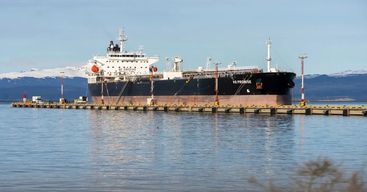 El buque británico VS PROMISE arribó a la zona petrolera de Tierra del Fuego: ¿qué hay detrás de la operación?
