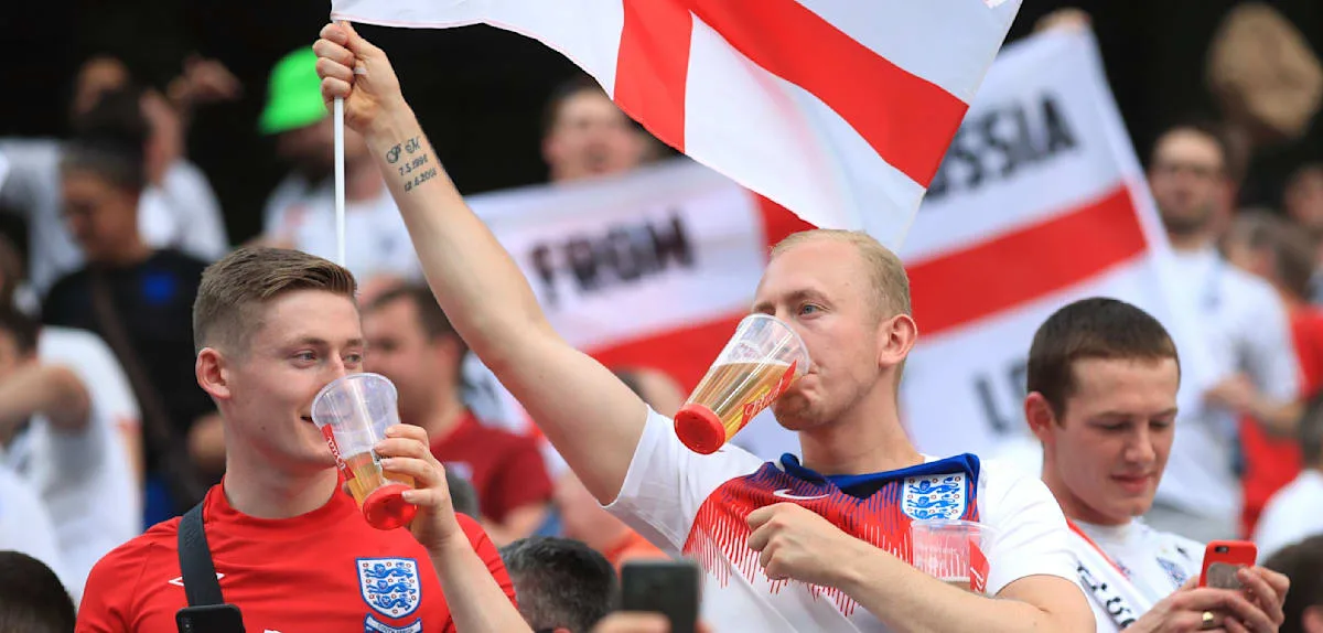 „Ich finde es nicht fair“ – Britischer Premier will Alkoholverbot im Stadion kippen